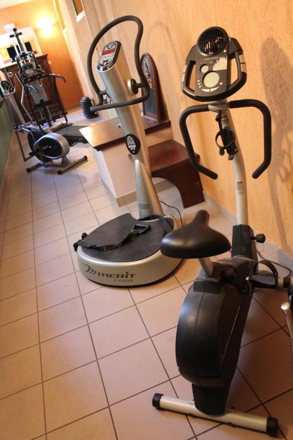 Hotel Des Oliviers Les Vans Zewnętrze zdjęcie